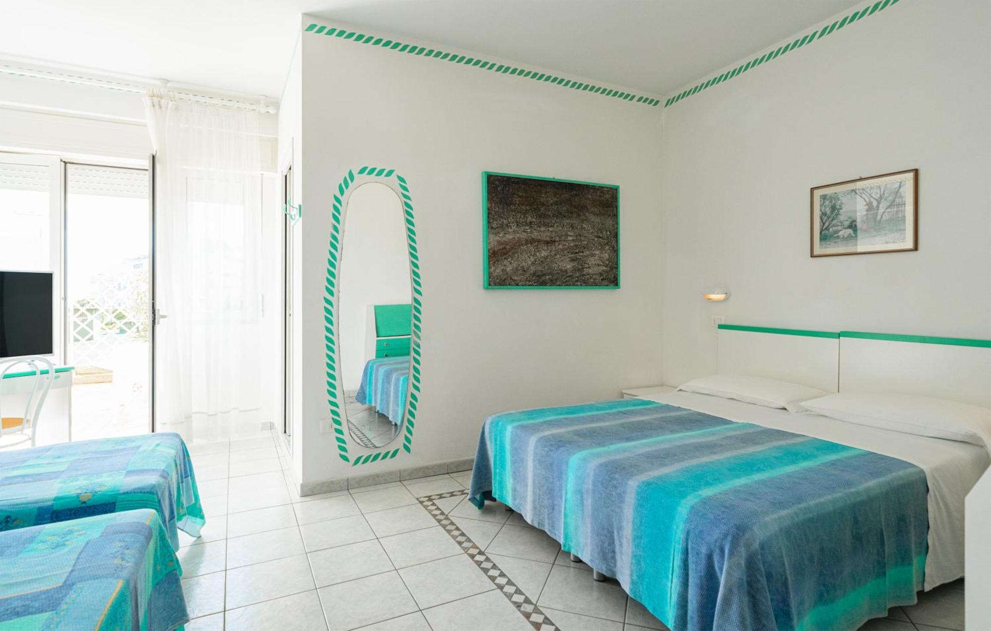 קאטוליקה Hotel Marconi מראה חיצוני תמונה