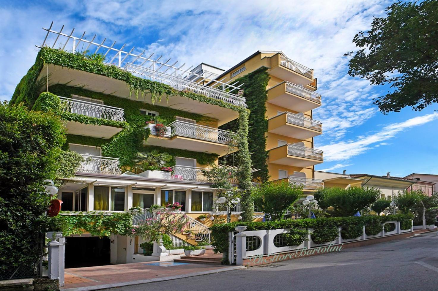 קאטוליקה Hotel Marconi מראה חיצוני תמונה