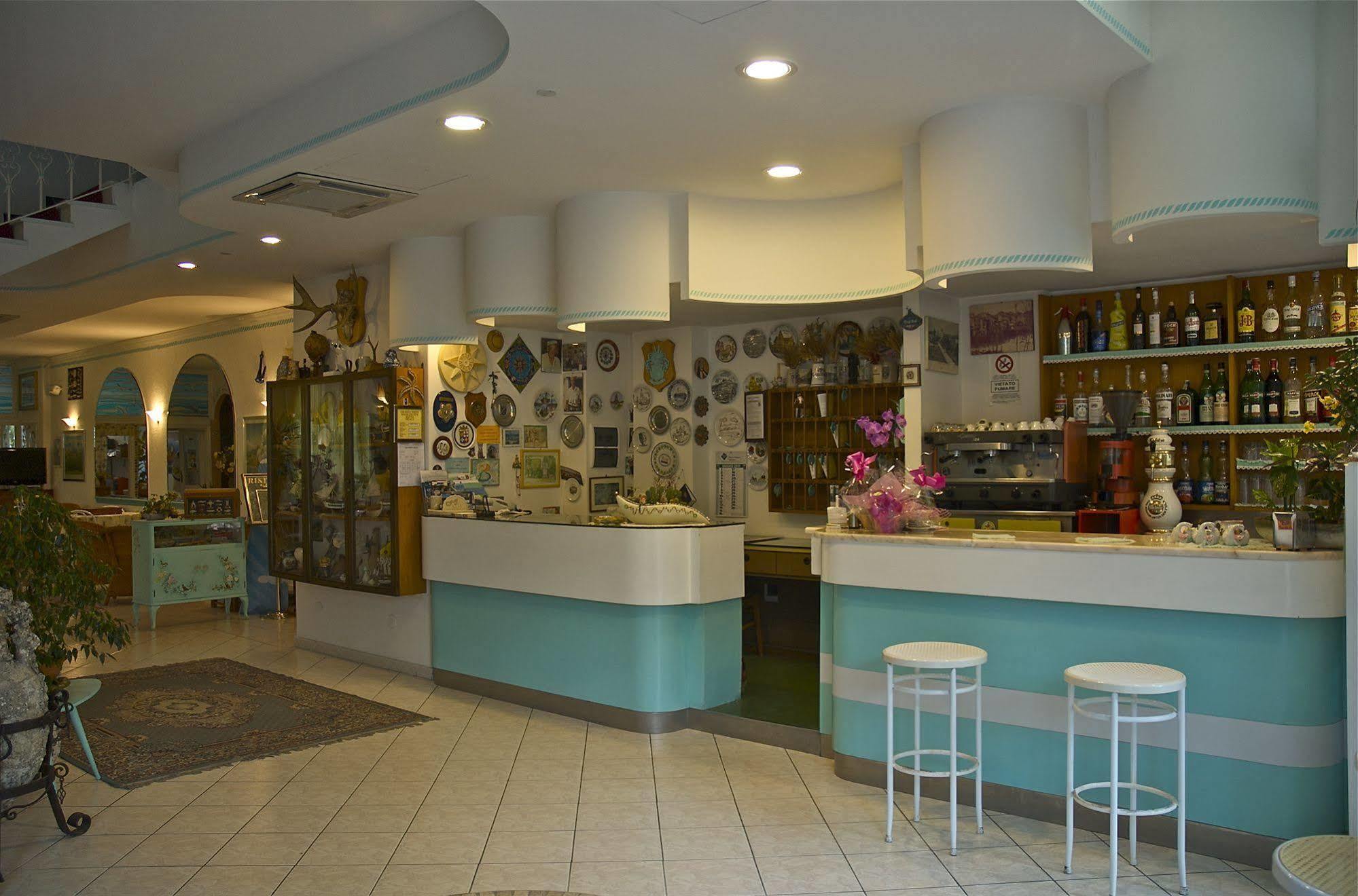 קאטוליקה Hotel Marconi מראה חיצוני תמונה