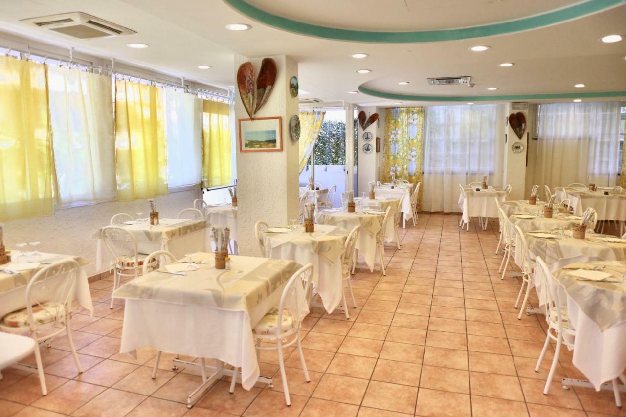 קאטוליקה Hotel Marconi מראה חיצוני תמונה