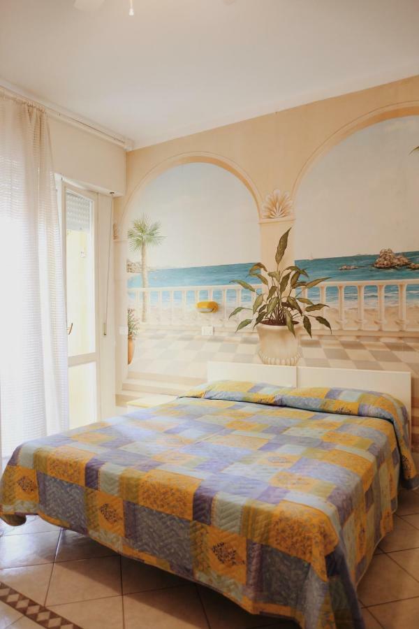 קאטוליקה Hotel Marconi מראה חיצוני תמונה